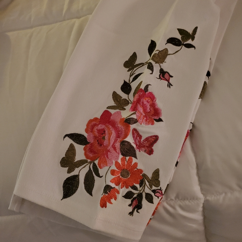 Women with Control White Pants L with Gorgeous Embroidery